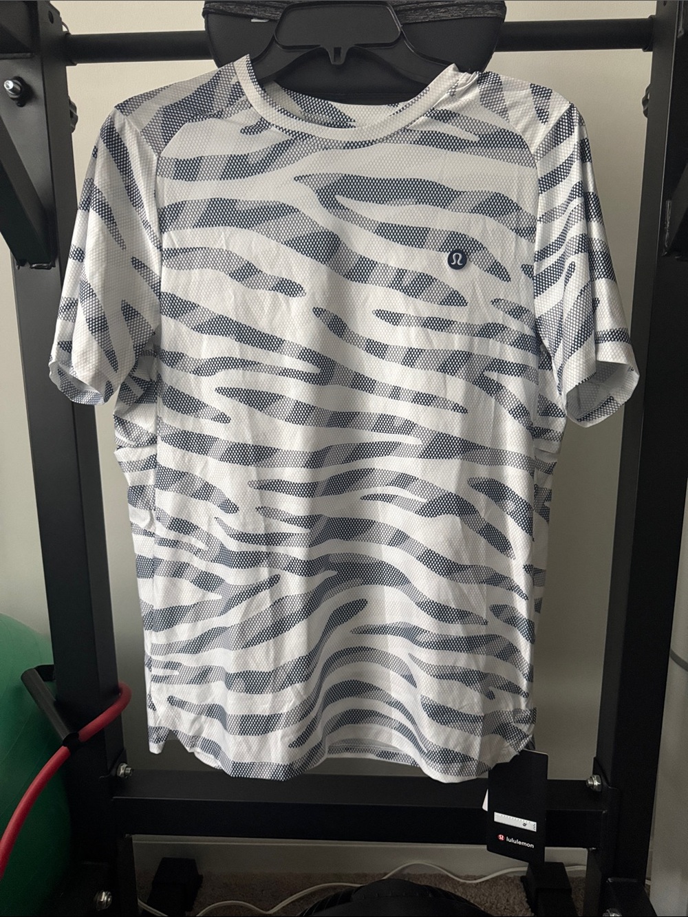 lululemon athletica Men's White and Navy Zebra-Print Short Sleeve Tee
